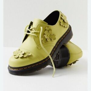 DR MARTENS 1461 Limelight Green Leather Flower Appliqué Oxford Loafers Sz 7 NWT